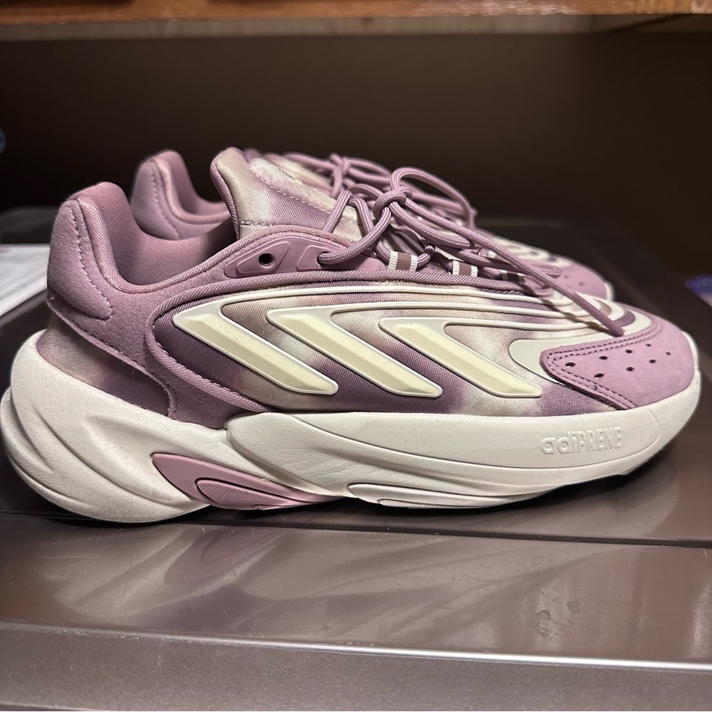 Adidas Ozelia sneakers